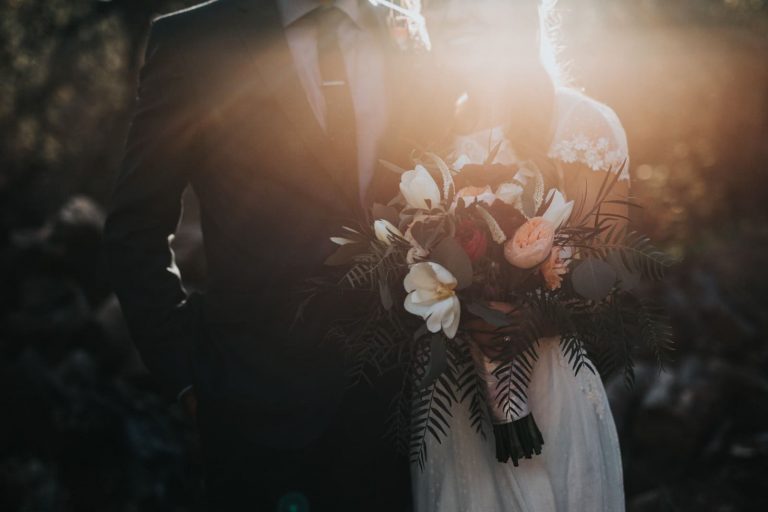 Tips Dan Trik Memilih Souvenir Pernikahan Pouch Yang Menarik